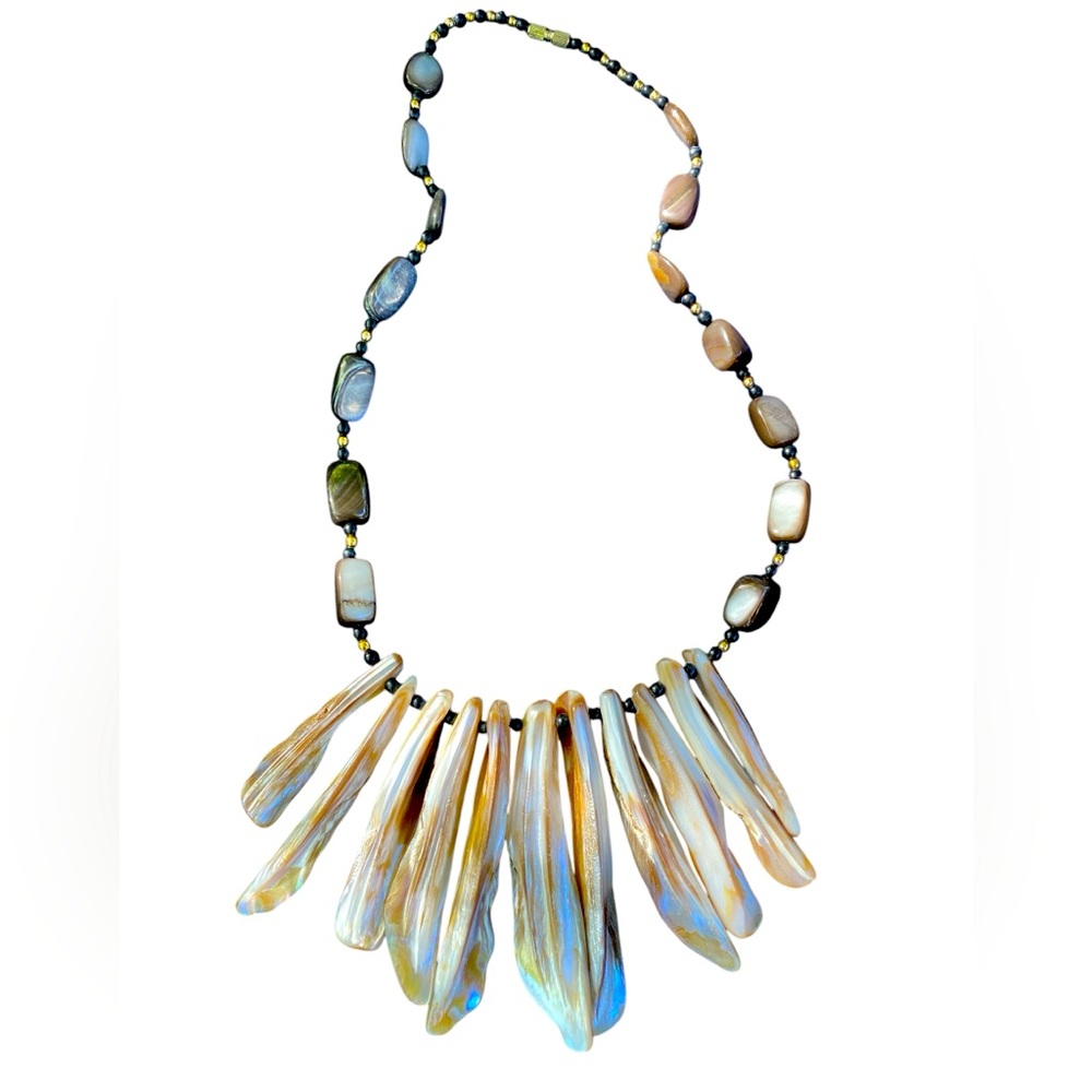 Elegant Vintage Mother of Pearl Tribal Shell Necklace 20”
